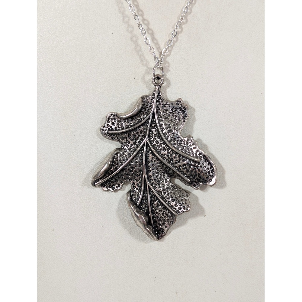 Leaf-Textured Silver Pendant Necklace - Silver